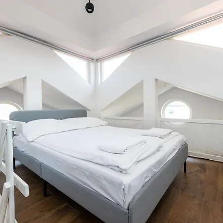 Yellow House By Victus * Sopoty